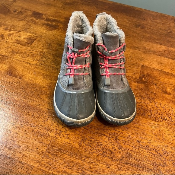 Sorel Out N About short boot bootie gray size 6 - Picture 7 of 10
